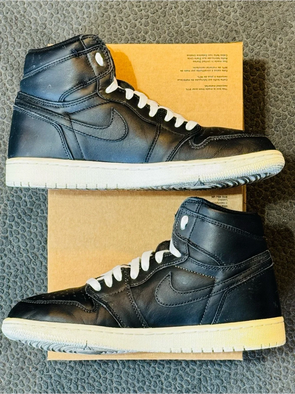 Jordan 1 Retro High OG ‘Cyber Monday’ 2015 (Sz 8M/9.5W)